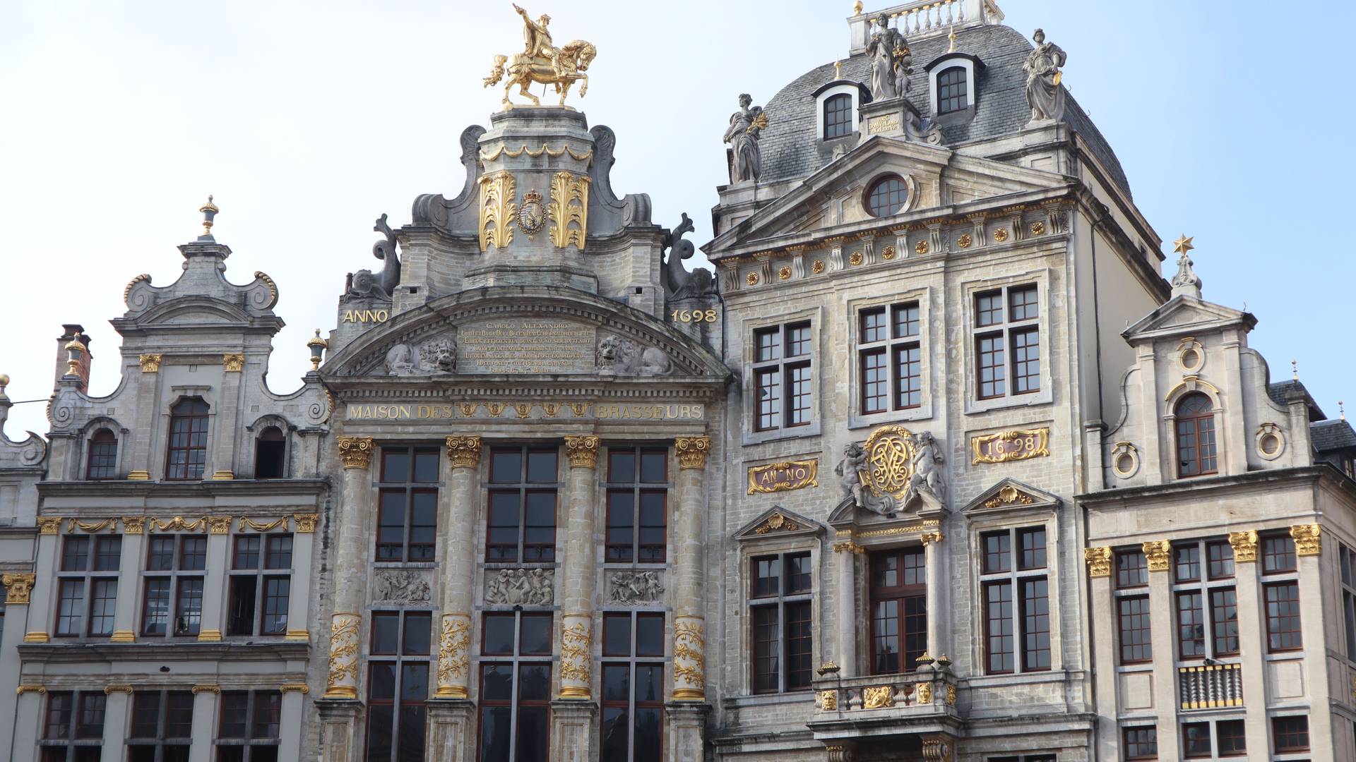 Brussels skyline — Belgium professional card for non-EEA founders and self-employed applicants